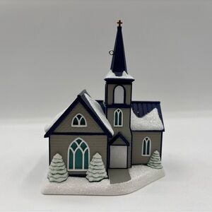 Hallmark Keepsake 2019 All Are Welcome Christmas Tree Ornament Artist Crafted